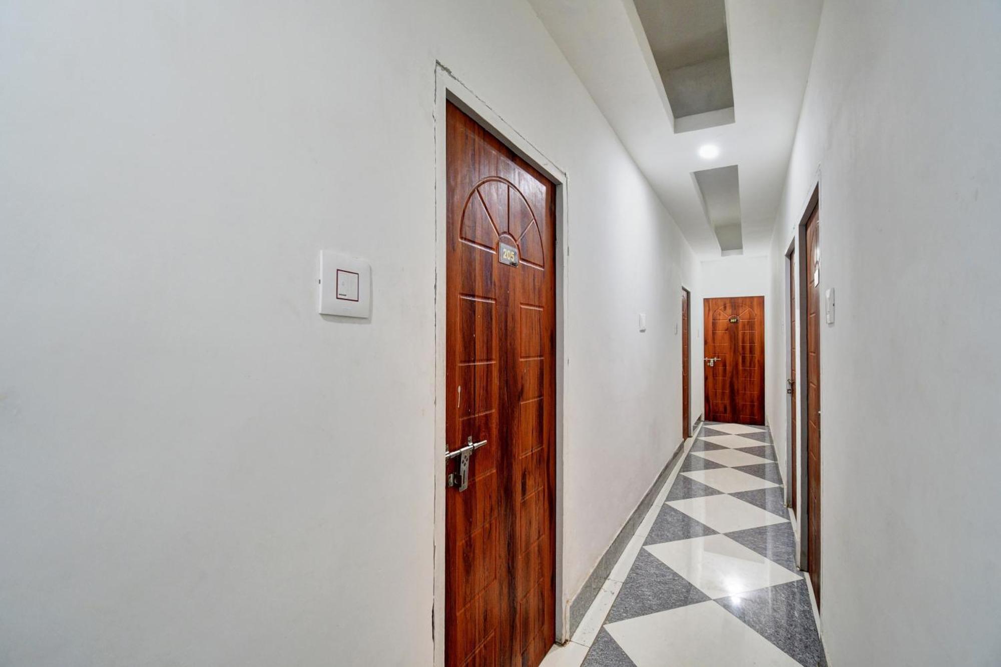 Super Hotel O Royal Empire Calcutta Exterior foto