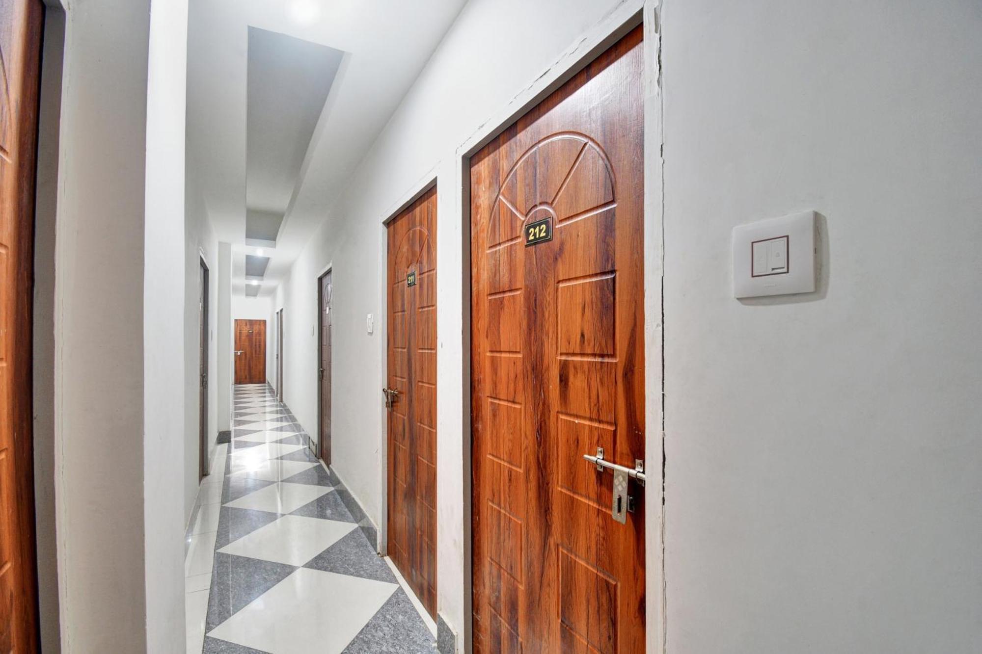 Super Hotel O Royal Empire Calcutta Exterior foto